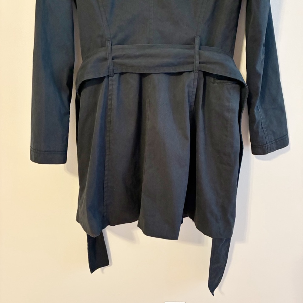 Jacob Black Feminine Vintage Trench Coat with Waist Tie, Pockets; size Small - Picture 9 of 13